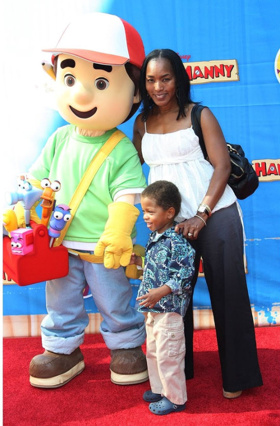 ANGELA BASSETT AND SON AT THE HANDY MANNY PREMIERE